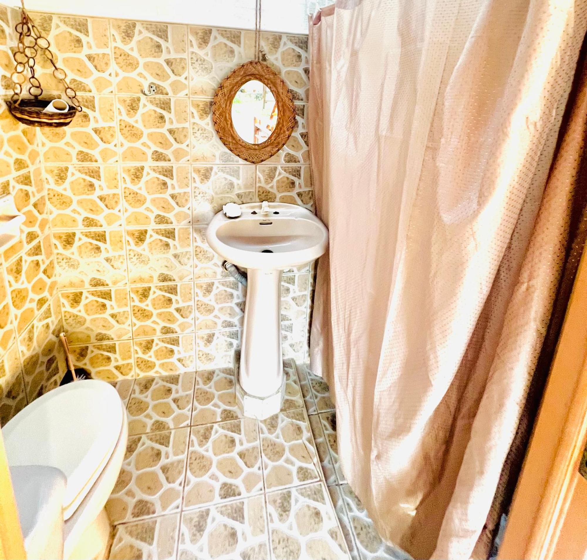 Boholala Hostel بنغلاو المظهر الخارجي الصورة