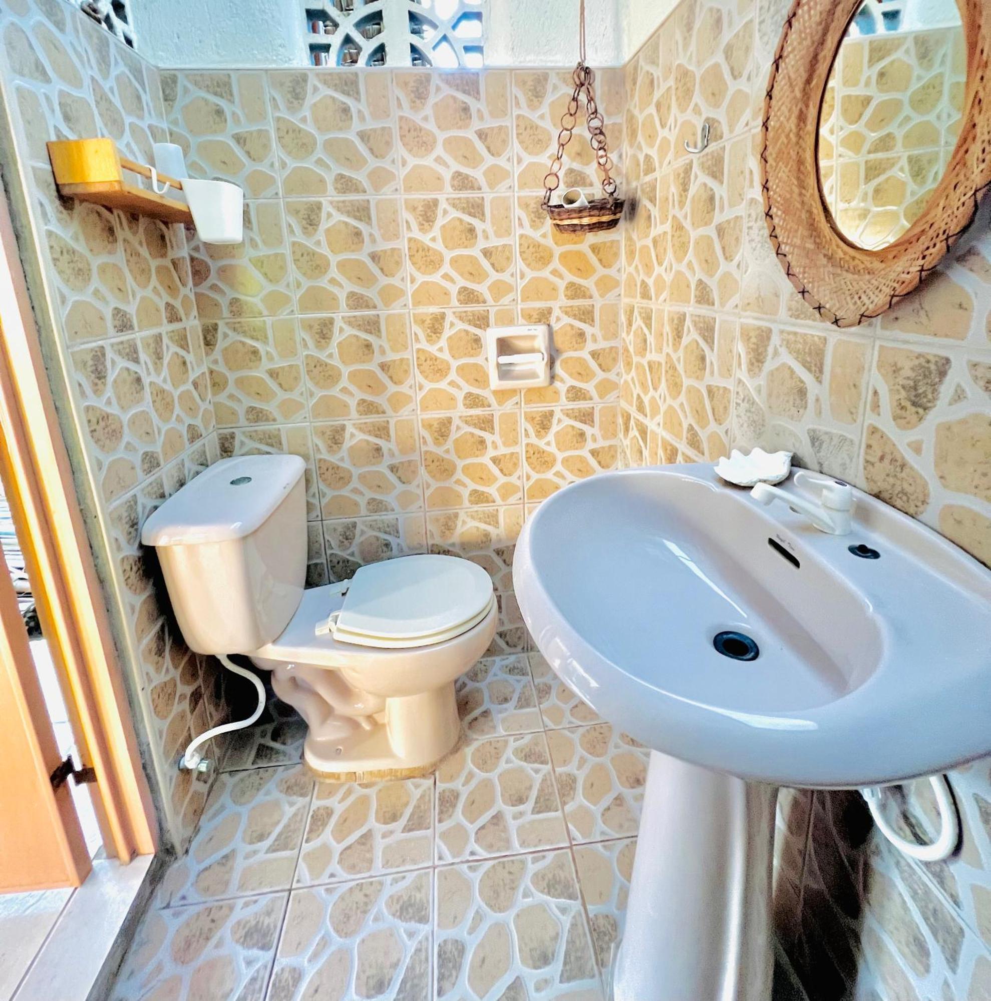 Boholala Hostel بنغلاو المظهر الخارجي الصورة